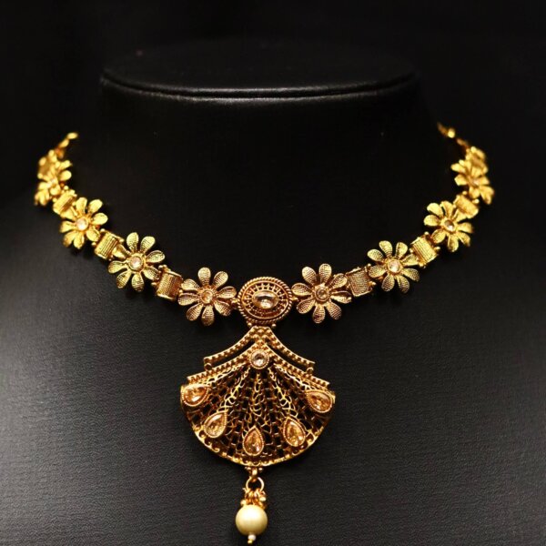 Aalaya Floral Pendant Set - Image 3